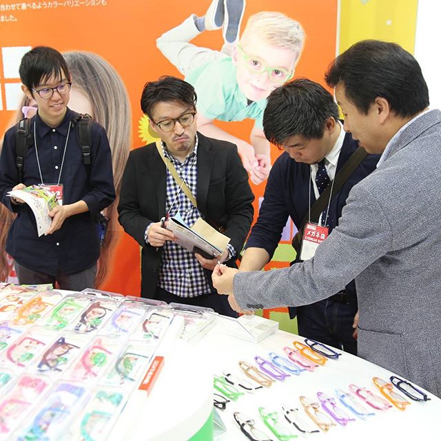 #tomatoglasses kiosk in #iOFT 2016

#eyeglasses #eyewear #kidsframes #babyframes #babyglasses #kidsglasses