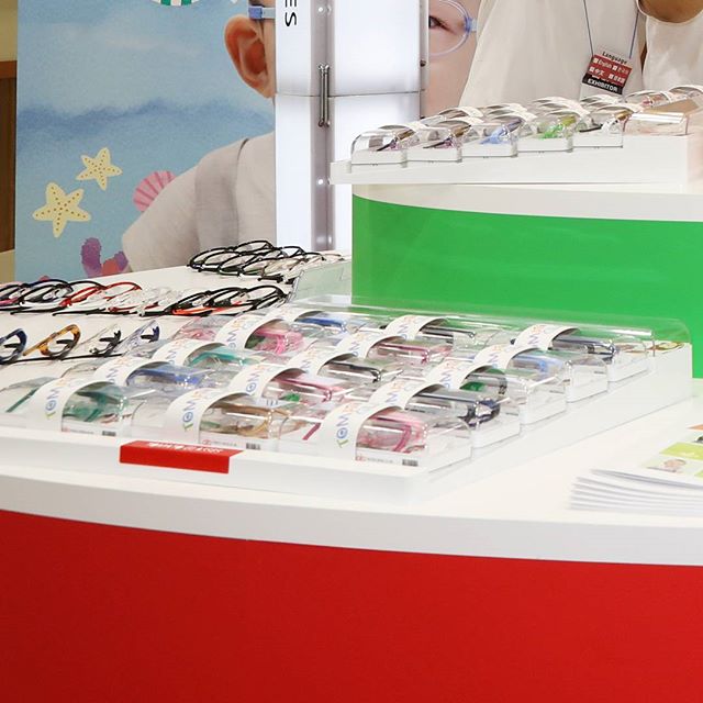 #ioft 2017 #ioft2017

#tomatoglasses factory

We make #kidsframes #babyframes #kidsglasses #babyglasses #eyeglasses #eyewear #childrenseyewear #childrensglasses #opticalframe #kidsfashion #specialized #specialised #kids #baby #glasses